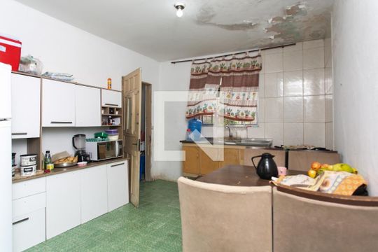 Casa à venda com 1 quarto, 160m² em Vila Carmosina, São Paulo