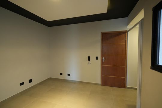 Sala de apartamento à venda com 2 quartos, 46m² em Vila Scarpelli, Santo André