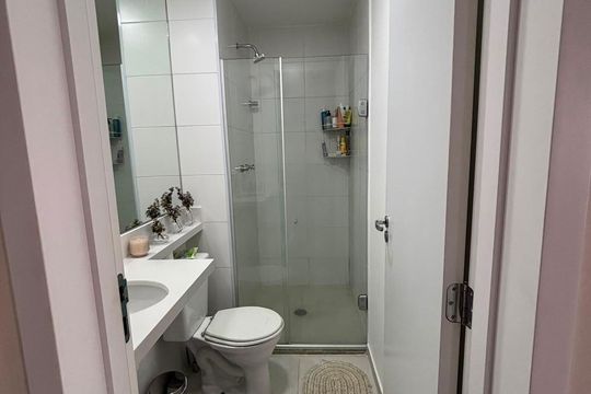 Banheiro de apartamento à venda com 1 quarto, 37m² em Presidente Altino, Osasco
