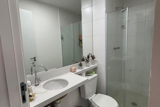 Banheiro de apartamento à venda com 1 quarto, 37m² em Presidente Altino, Osasco