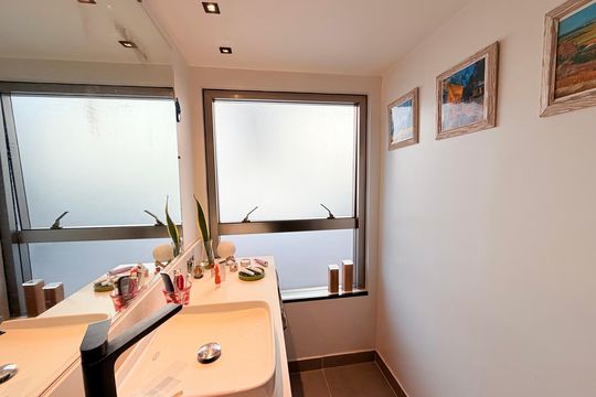 Banheiro suíte  de apartamento à venda com 2 quartos, 97m² em Santo Amaro, São Paulo