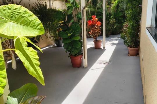 Área externa de casa à venda com 3 quartos, 360m² em Residencial Alice Barbosa, Goiânia
