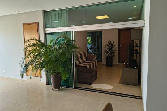 Entrada de casa à venda com 3 quartos, 360m² em Residencial Alice Barbosa, Goiânia