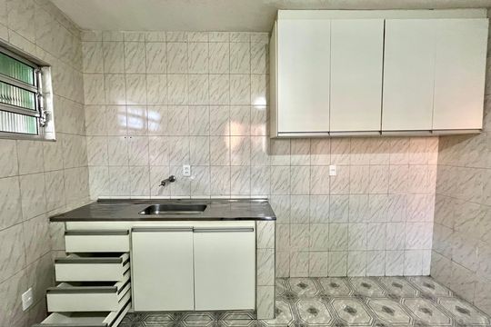 Cozinha de casa para alugar com 2 quartos, 78m² em Jardim Oriental, São Paulo