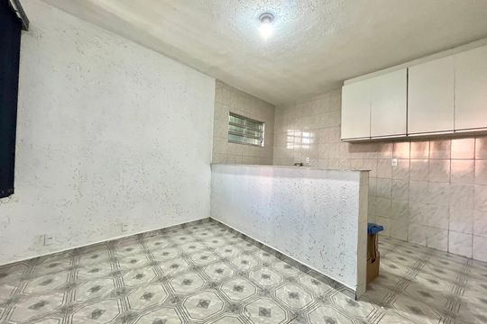 Sala de casa para alugar com 2 quartos, 78m² em Jardim Oriental, São Paulo