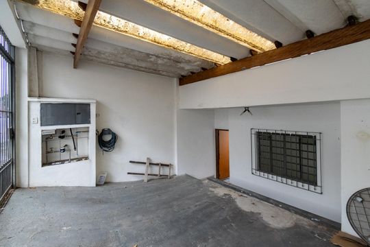 Garagem de casa à venda com 4 quartos, 333m² em Vila Imperio, São Paulo