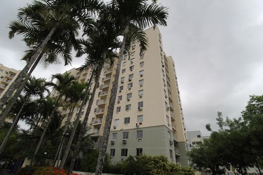 Fachada de apartamento para alugar com 2 quartos, 51m² em Jacarepaguá, Rio de Janeiro