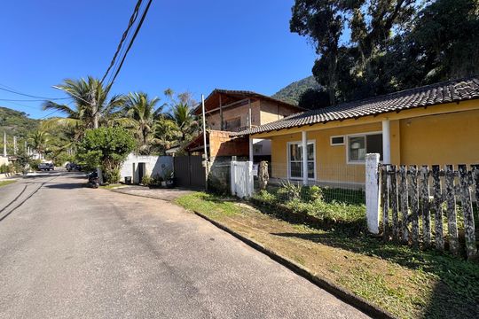 Fachada de casa de condomínio à venda com 3 quartos, 120m² em Vargem Grande, Rio de Janeiro