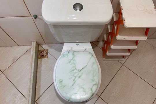 Banheiro da Suíte 2 de casa de condomínio à venda com 3 quartos, 120m² em Vargem Grande, Rio de Janeiro