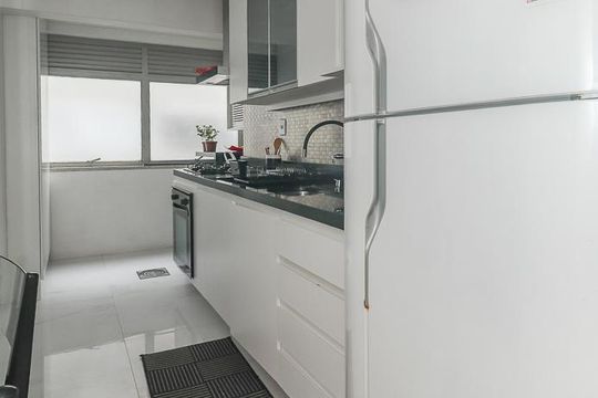 Cozinha de apartamento à venda com 1 quarto, 45m² em Bela vista, Porto Alegre