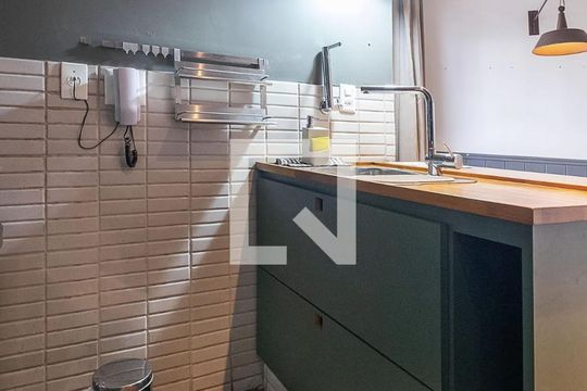 Cozinha de apartamento à venda com 2 quartos, 54m² em Jardins, São Paulo