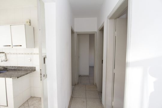 Corredor de apartamento para alugar com 3 quartos, 88m² em Barroca, Belo Horizonte