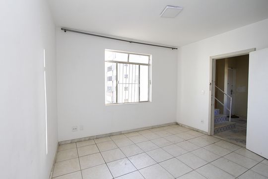 Sala de apartamento para alugar com 3 quartos, 88m² em Barroca, Belo Horizonte