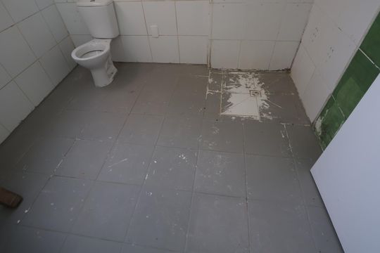 Banheiro social de apartamento para alugar com 1 quarto, 48m² em Rio Branco, Canoas