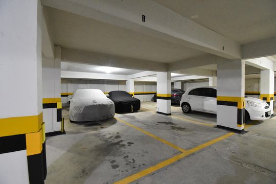 Vaga de Garagem 1 de apartamento à venda com 3 quartos, 271m² em Batel, Curitiba