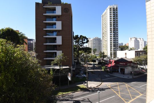 Vista da Suíte 2 de apartamento à venda com 3 quartos, 271m² em Batel, Curitiba