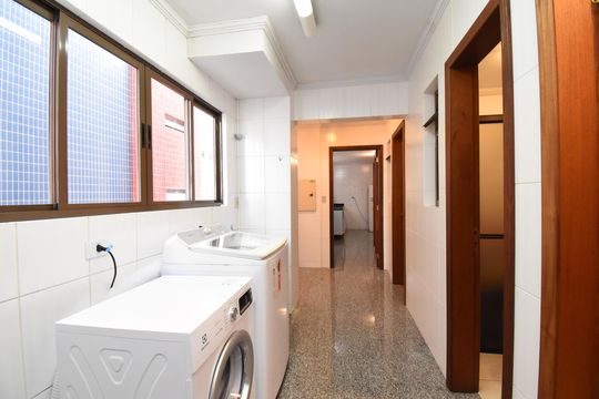 Área de Serviço de apartamento à venda com 3 quartos, 271m² em Batel, Curitiba