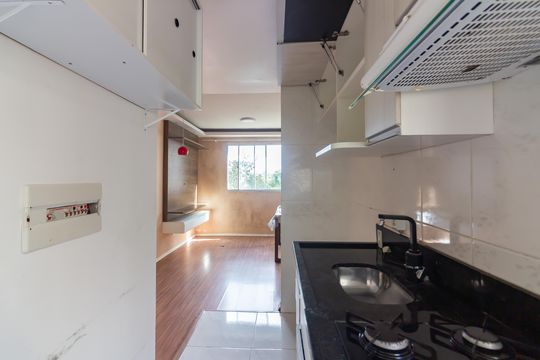 Cozinha  de apartamento para alugar com 2 quartos, 39m² em Jardim Boa Vista (zona Oeste), Osasco