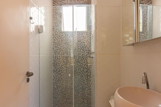 Banheiro  de apartamento para alugar com 2 quartos, 39m² em Jardim Boa Vista (zona Oeste), Osasco