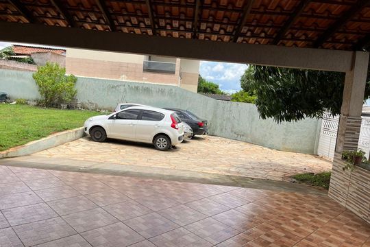 Garagem de casa de condomínio à venda com 4 quartos, 300m² em Setor Habitacional Arniqueira, Brasília