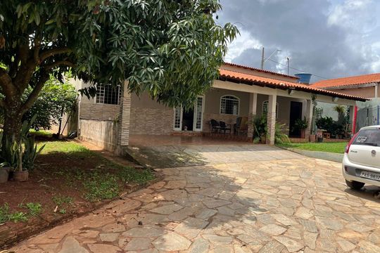Fachada de casa de condomínio à venda com 4 quartos, 300m² em Setor Habitacional Arniqueira, Brasília