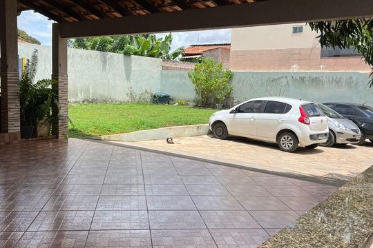 Garagem de casa de condomínio à venda com 4 quartos, 300m² em Setor Habitacional Arniqueira, Brasília