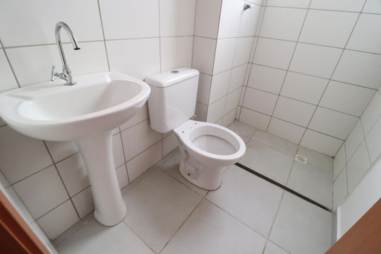 Banheiro Social de apartamento para alugar com 2 quartos, 41m² em Shopping Park, Uberlândia