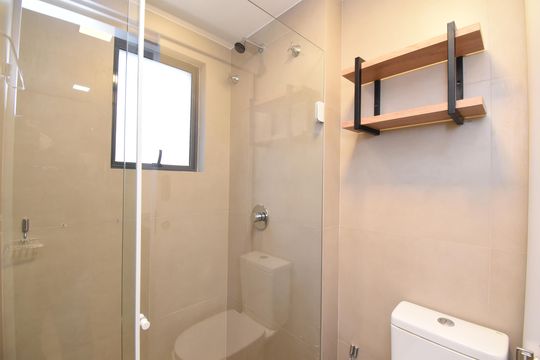Banheiro do Studio de kitnet/studio à venda com 1 quarto, 30m² em Centro, Curitiba