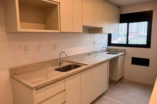 Cozinha de apartamento para alugar com 2 quartos, 75m² em Setor Bueno, Goiânia