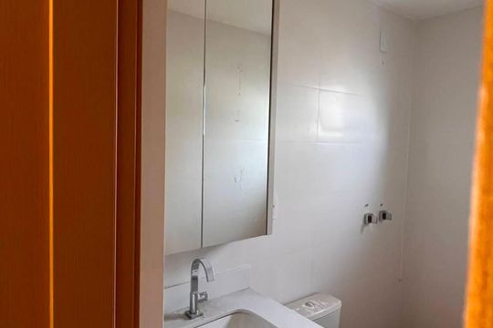 Banheiro de apartamento para alugar com 2 quartos, 75m² em Setor Bueno, Goiânia