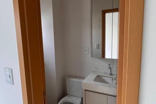 Banheiro de apartamento para alugar com 2 quartos, 75m² em Setor Bueno, Goiânia
