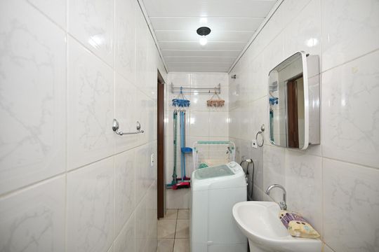 Banheiro de casa para alugar com 1 quarto, 30m² em Jardim Maria Rosa, Taboão da Serra
