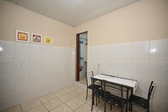 Cozinha de casa para alugar com 1 quarto, 30m² em Jardim Maria Rosa, Taboão da Serra
