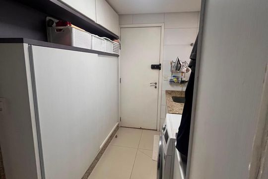 Área de serviço de apartamento para alugar com 3 quartos, 148m² em Setor Marista, Goiânia