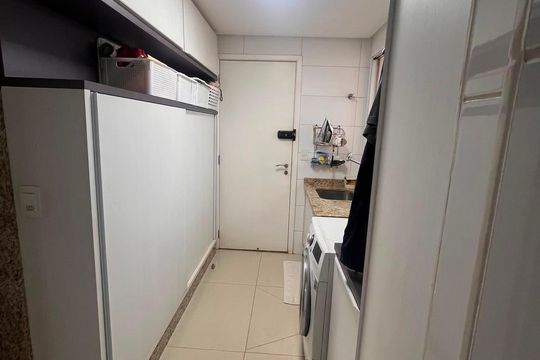 Área de serviço de apartamento para alugar com 3 quartos, 148m² em Setor Marista, Goiânia