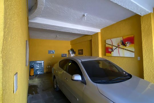 Garagem de casa à venda com 2 quartos, 125m² em Veloso, Osasco