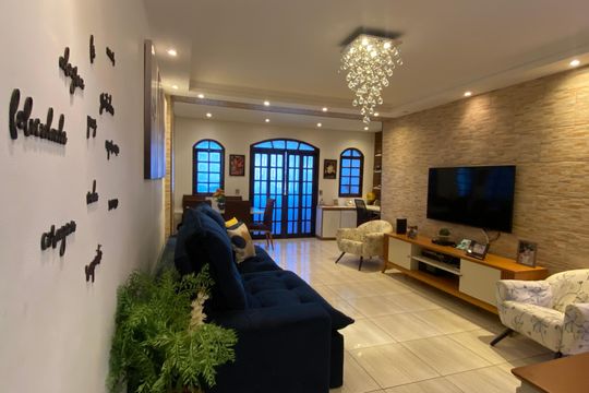 Casa à venda com 2 quartos, 125m² em Veloso, Osasco