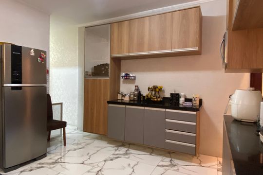 Cozinha de casa à venda com 2 quartos, 125m² em Veloso, Osasco