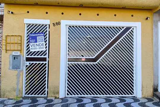 Fachada de casa à venda com 2 quartos, 125m² em Veloso, Osasco