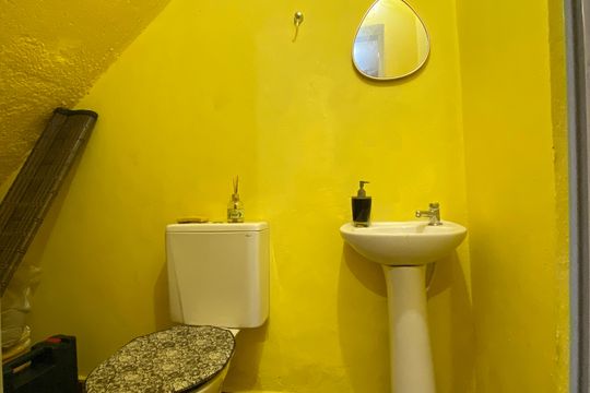 Banheiro 2 de casa à venda com 2 quartos, 125m² em Veloso, Osasco