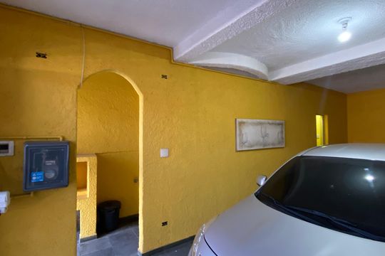 Garagem de casa à venda com 2 quartos, 125m² em Veloso, Osasco