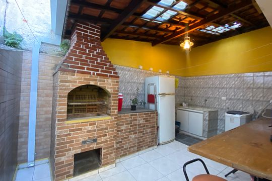 Área externa de casa à venda com 2 quartos, 125m² em Veloso, Osasco