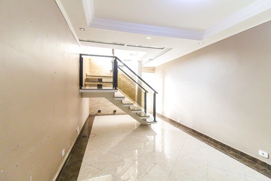 Casa para alugar com 2 quartos, 250m² em Parque Cruzeiro do Sul, São Paulo