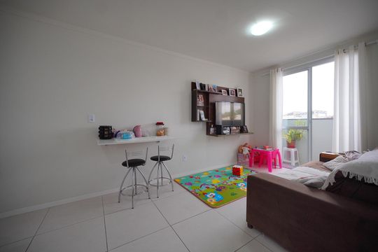 Sala de apartamento para alugar com 2 quartos, 57m² em Sertão do Maruim, São José