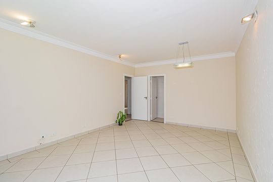 Sala de casa à venda com 5 quartos, 140m² em Jardim Caravelas, São Paulo