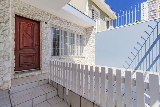 Hall de entrada de casa à venda com 5 quartos, 140m² em Jardim Caravelas, São Paulo