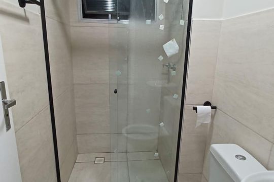 Banheiro de apartamento para alugar com 2 quartos, 47m² em Todos Os Santos, Rio de Janeiro