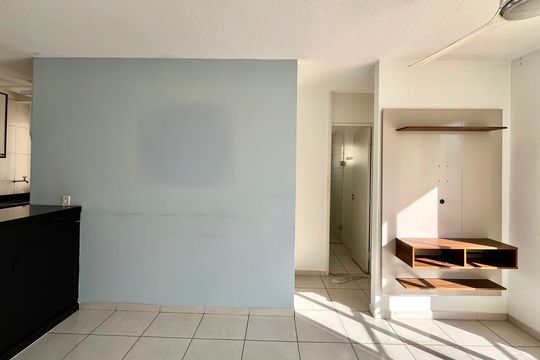 Sala de apartamento à venda com 2 quartos, 45m² em Vila Marieta, Campinas