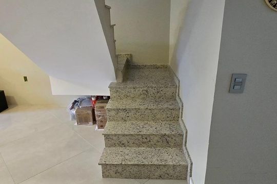Escada de casa à venda com 3 quartos, 238m² em Vila Formosa, São Paulo