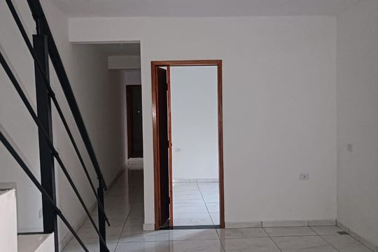 Sala de casa para alugar com 2 quartos, 56m² em Vila Metalúrgica, Santo André